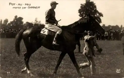 Ak Pot-au-Feu montee par Garner, Jockey auf Rennpferd