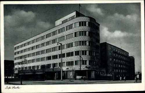 Ak Gdynia Gotenhafen Pommern, Blick auf das Cafe Berlin, Straßenansicht