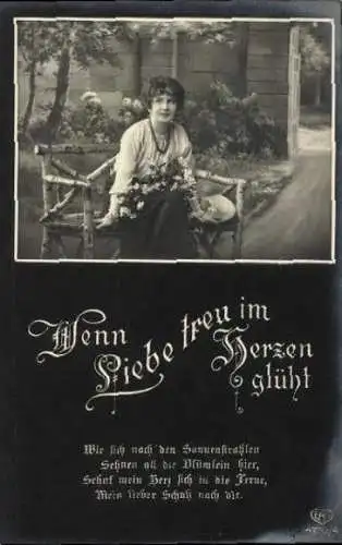 Set von 6 AK Wenn Liebe treu im Herzen glüht..., Junge Frau mit Blumen