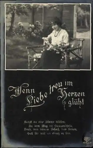 Set von 6 AK Wenn Liebe treu im Herzen glüht..., Junge Frau mit Blumen