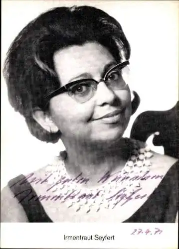 Ak Schauspielerin Irmentraut Seyfert, Portrait, Autogramm