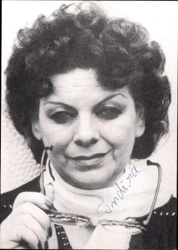 Ak Schauspielerin und Wahrsagerin Indira, Portrait, Autogramm