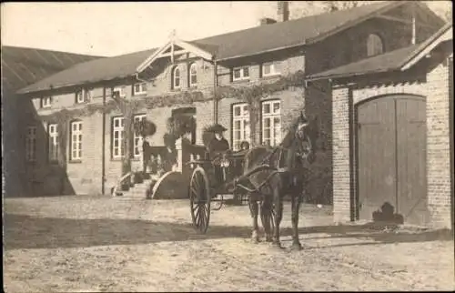 Foto Ak Elmshorn in Holstein, Gehöft, Kutsche