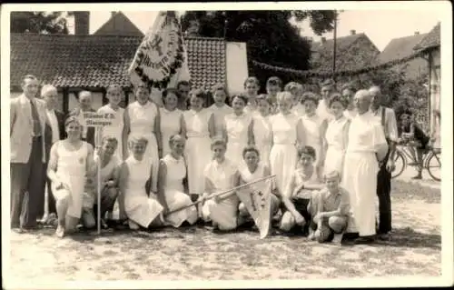 Foto Ak Moringen im Solling Niedersachsen, Turnverein, Gruppenbild, Turnerinnen