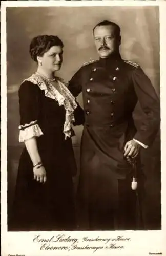 Ak Großherzog Ernst Ludwig von Hessen, Standportrait, Uniform, Großherzogin Eleonore