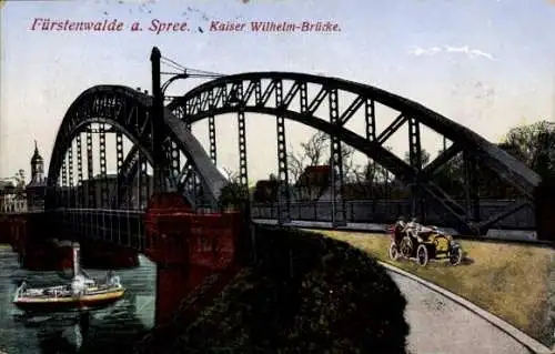 Ak Fürstenwalde an der Spree, Kaiser Wilhelm Brücke, Schiff, Auto