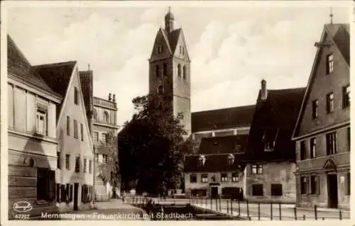 Ak Memmingen in Schwaben, Frauenkirche mit Stadtbach