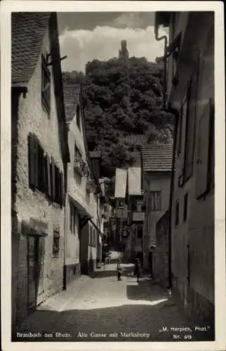 Ak Braubach am Rhein, Alte Gasse mit Marksburg