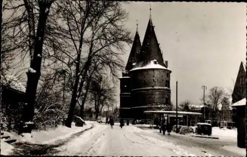 Ak Hansestadt Lübeck, Holstentor, Winter