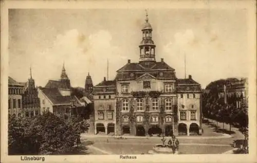 Ak Lüneburg in Niedersachsen, Rathaus, Brunnen