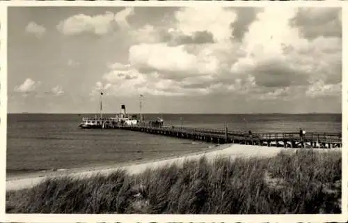 Ak Insel Amrum Nordfriesland, Landungsbrücke, Schiff