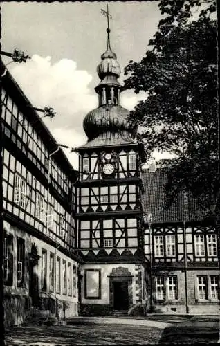 Ak Herzberg am Harz, Schlosshof, Fachwerkhaus, Turm