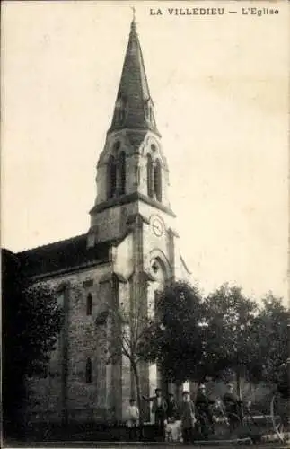 Ak La Villedieu Charente Maritime, Kirche