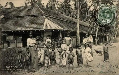 Ak Colombo Ceylon Sri Lanka, Familie, Gruppenbild, Straßenpartie