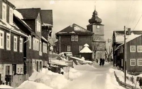 Ak Schnett Masserberg in Thüringen, Straßenpartie, Wintermotiv