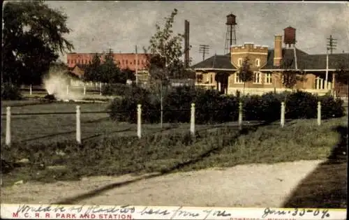 Ak Michigan USA, Blick vom Park zum Bahnhof