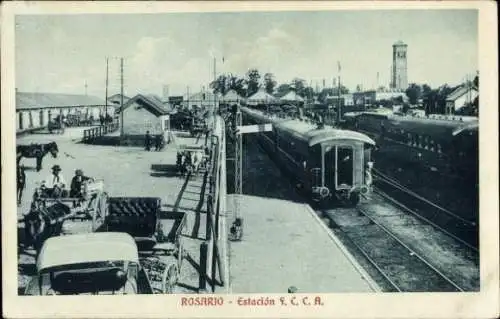 Ak Rosario Argentinien, Estacion FCCA, Bahnhof, Blick auf den Bahnsteig, Kutschen