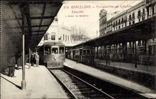 Ak Barcelona Katalonien, Ferrocarriles de Cataluna, Estacion, Bahnhof, Bahn, Gleisseite