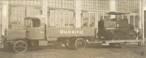 Foto Büssing Lastwagen, Anhänger mit Kettenfahrzeug, Raupenschlepper LZM, um 1920