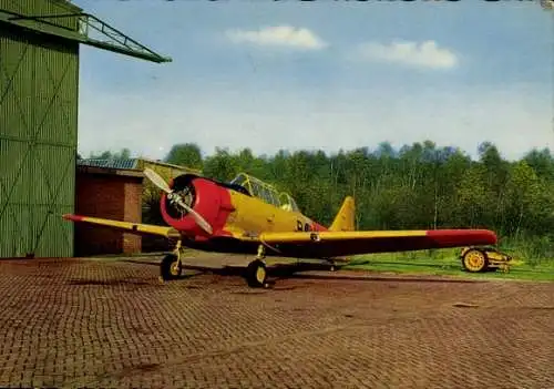 Ak Amerikanisches Militärflugzeug, North American Harvard