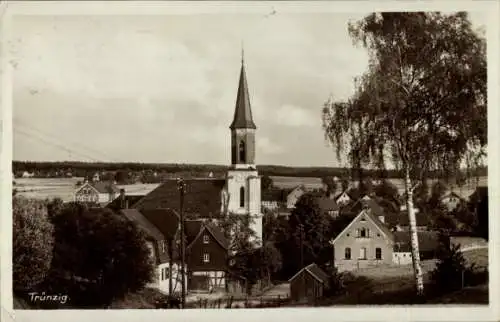 Ak Trünzig bei Werdau Sachsen, Dorfansicht mit Kirche