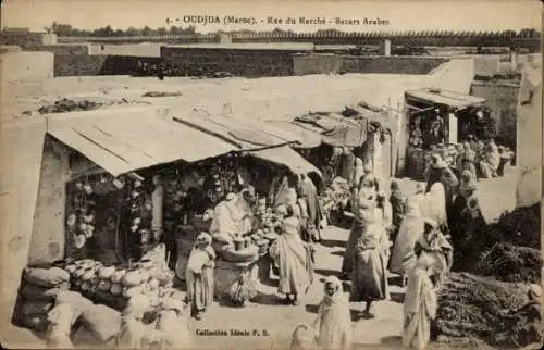 Ak Oudjda Oujda Marokko, Rue du Marché, Bazars Arabes