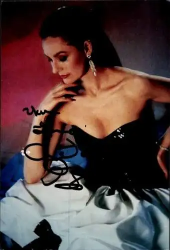 Ak Schauspielerin Crystal Gayle, Portrait, Autogramm