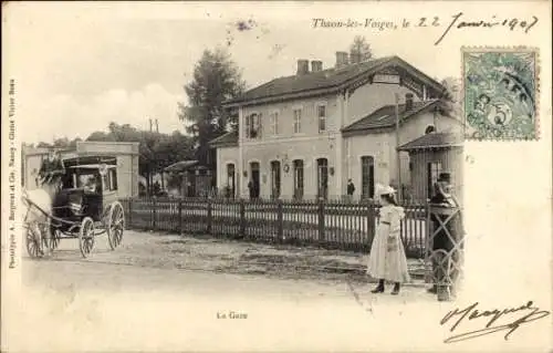 Ak Thaon-les-Vosges, Bahnhof, Kutsche