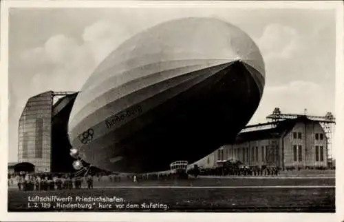 Ak Friedrichshafen am Bodensee, Luftschiffwerft, Zeppelin LZ 129 Hindenburg kurz vor dem Aufstieg