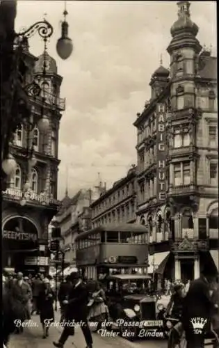 Ak Berlin Mitte, Friedrichstraße an der Passage Unter den Linden, Autobus, Habig Hüte