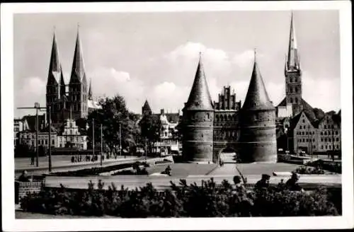 Ak Hansestadt Lübeck, Marienkirche, Holstentor, Petrikirche, Salzspeicher