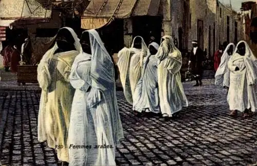 Ak Femmes arabes, en paseo, verschleierte Frauen, Maghreb