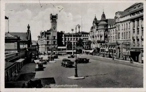 Ak Erfurt in Thüringen, Blick auf den Bahnhofsvorplatz, Uhrturm, Laster