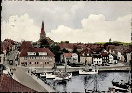 Ak Neustadt in Holstein, Teilansicht, Hafen, Boote, Stadt der europäischen Trachtenwoche