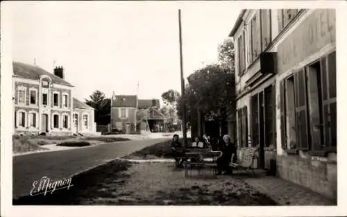 Ak Voulangis Seine et Marne, Place de la Mairie