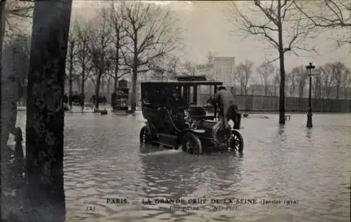 Ak Paris, die Große Überschwemmung der Seine im Januar 1910