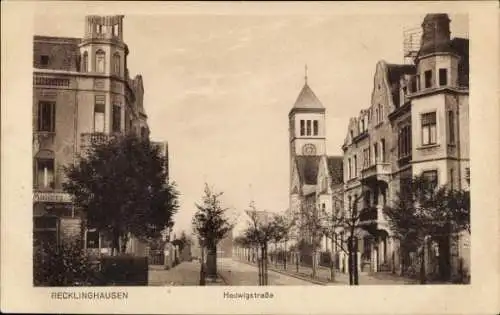 Ak Recklinghausen in im Ruhrgebiet, Hedwigstraße, Kirchturm