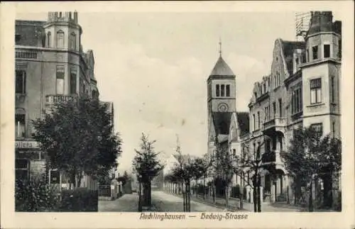 Ak Recklinghausen in im Ruhrgebiet, Hedwigstraße, Kirchturm