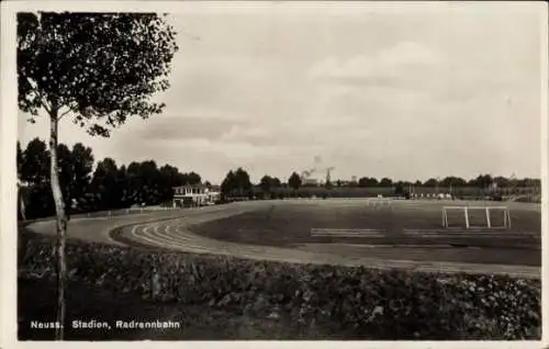 Ak Neuss am Rhein, Stadion, Radrennbahn