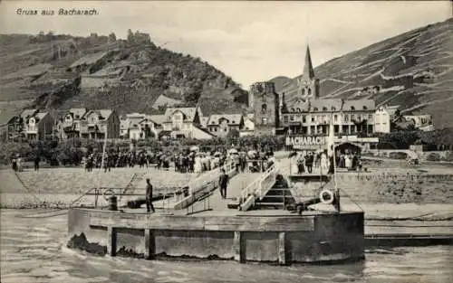 Ak Bacharach am Rhein, Wasserpartie, Kirche, Häuser