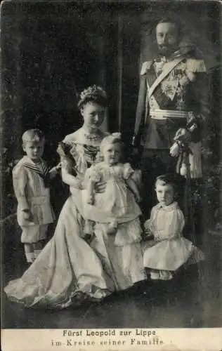 Ak Fürst Leopold IV. von Lippe, Prinzessin Bertha von Hessen-Philippsthal-Barchfeld, Kinder