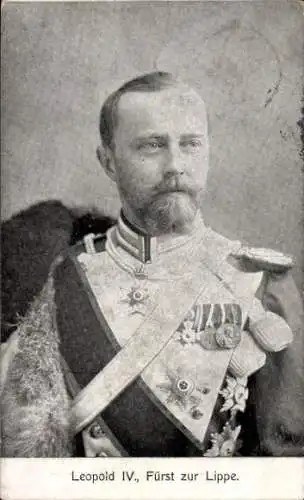 Ak Fürst Leopold IV. zur Lippe, Portrait in Uniform, Orden