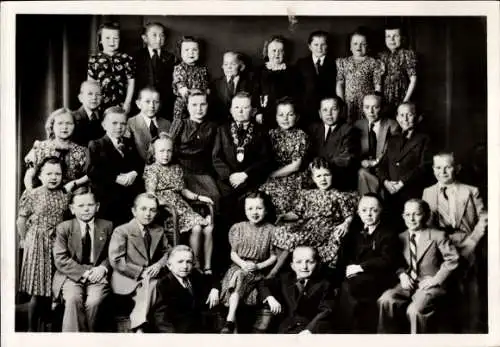 Ak Schäfers Märchenstadt Liliput, Berlin, Gruppenbild