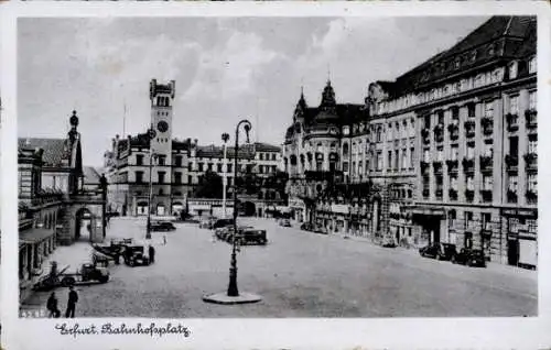 Ak Erfurt in Thüringen, Bahnhofsvorplatz, Uhrenturm