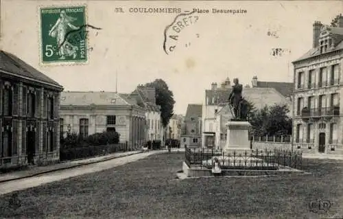 Ak Coulommiers Seine et Marne, Place Beaurepaire