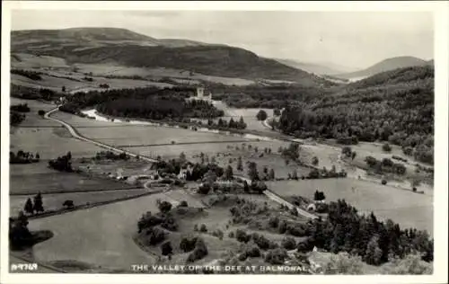 Ak Balmoral Schottland, Das Tal des Dee