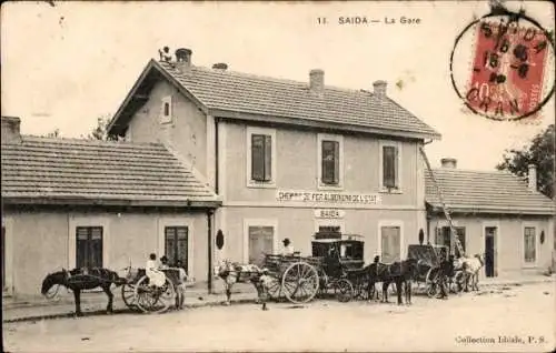 Ak Saida Algerien, Bahnhof, Kutschen