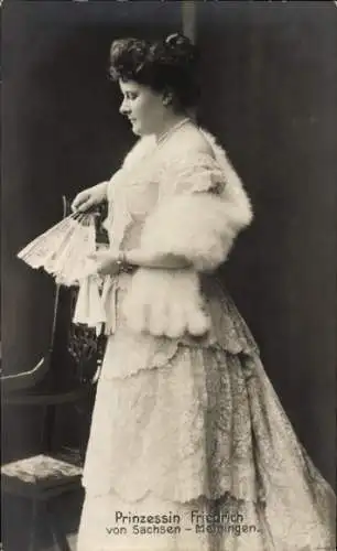 Ak Prinzessin Friedrich von Sachsen Meiningen, Adelheid zur Lippe Biesterfeld, Kleid, Pelz, Fächer