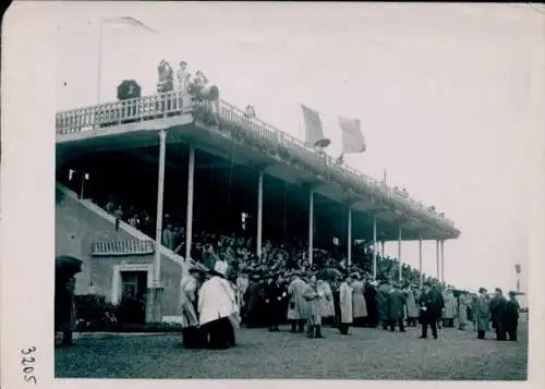 Foto Pferderennsport, Rennbahn Paysages, Tribüne, Zuschauer, Biarritz Sept. 1938