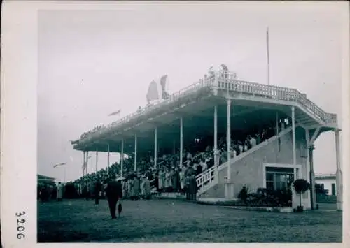 Foto Pferderennsport, Rennbahn Paysages, Tribüne, Zuschauer, Biarritz Sept. 1938